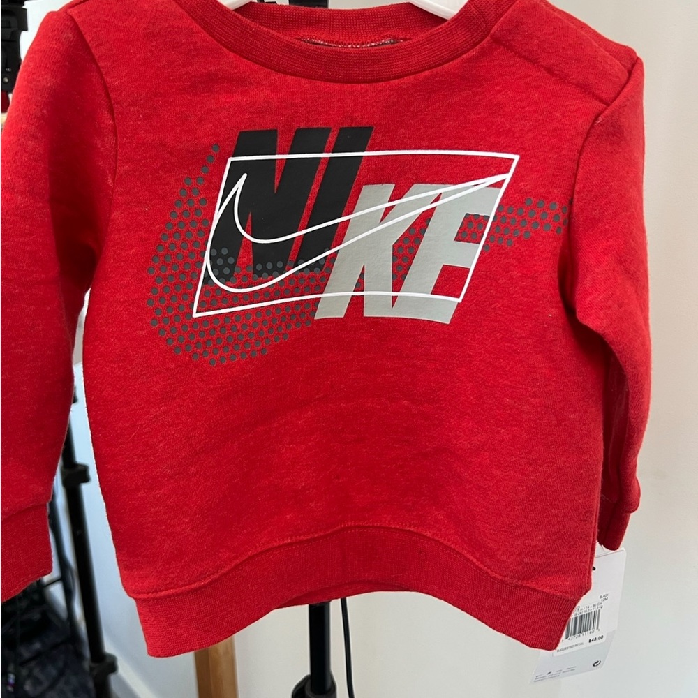 Nike 3pc set
Color - Red/Black
Size- 12Months